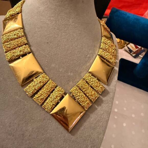 1973 Monet Book Piece V Collar Necklace - Picture 6 of 8